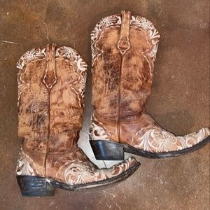 Old Gringo Erin Brass with Bone embroidery